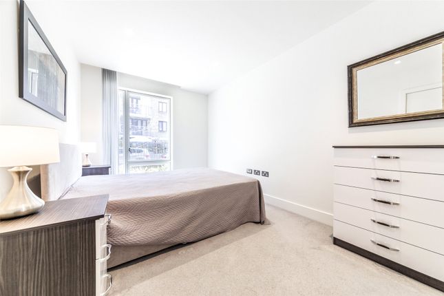 Flat for sale in Atrium Apartments, 12 West Row, London