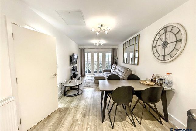 Flat 10, Chinon House,, 3 Beatrice Square, Surrey photo 2