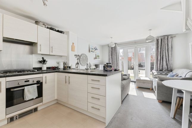 32, Tortoiseshell Drive, Attleborough photo 4