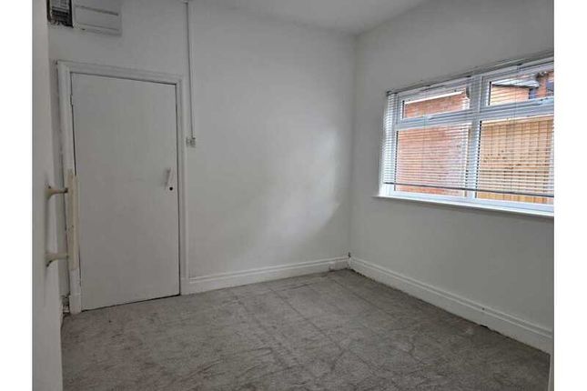 Room one, Rear, 152-154 Highfield Road, Birmingham photo 5