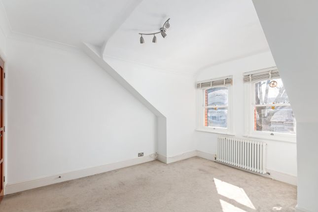 Flat 4, 2, Thorney Hedge Road, London photo 3