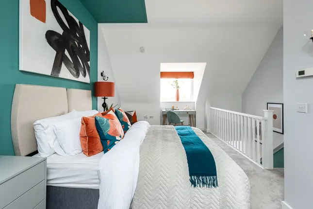 Taylor Wimpey - Weldon Manor at Priors Hall Park