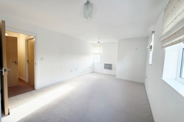 11 Temeraire House, Oysell Gardens, Fareham photo 4