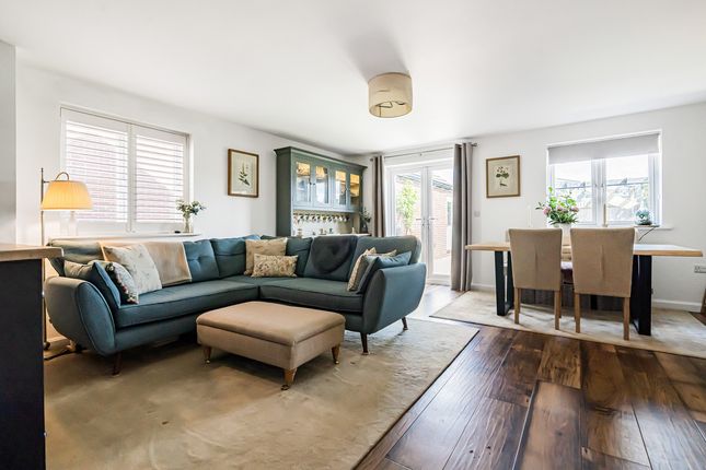 5, Lally Drive, Bicester photo 2