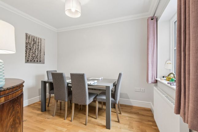17, Kitchen Garden Court, Hitchin photo 4
