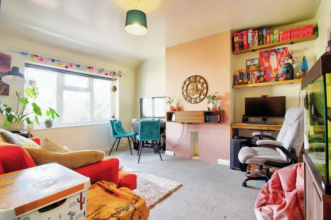17, Hungerford Close, Bristol photo 3