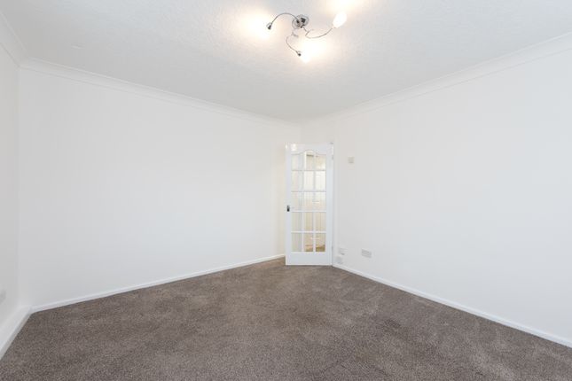 310, Wellington Court, Bolton Road, Bury photo 4