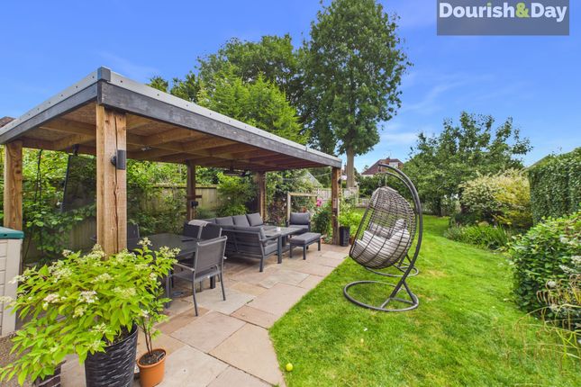 4 Highfield Grove, Stafford photo 3