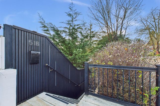 51b, Abbots Lane, Kenley photo 3