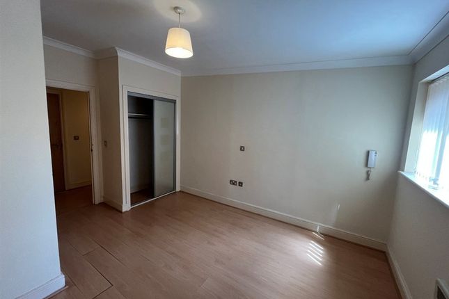 Apartment 303, 2, Townsend Way, BIRMINGHAM photo 3