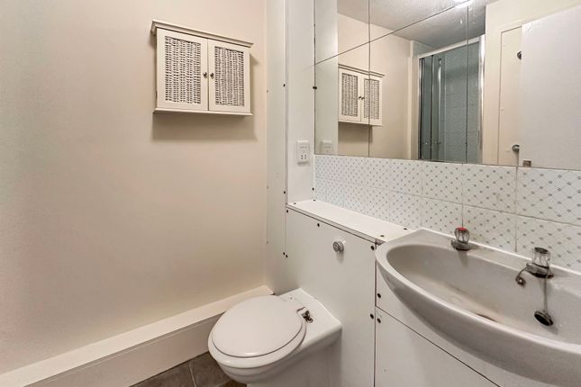Clarkes Drive, Uxbridge photo 5