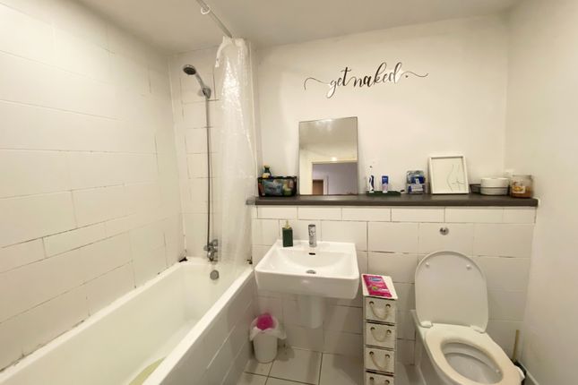 Flat for sale in Range Road, Manchester