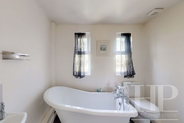Room 6, 2 Franklin Road, Crawley photo 3