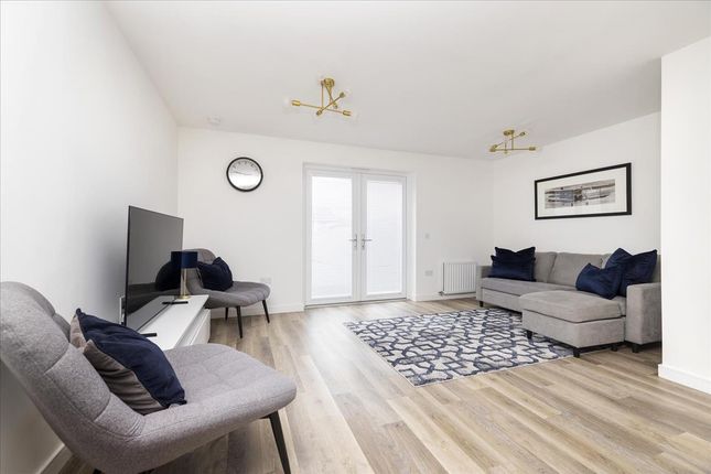 69 Viscount Drive, Eskbank, Dalkeith photo 4