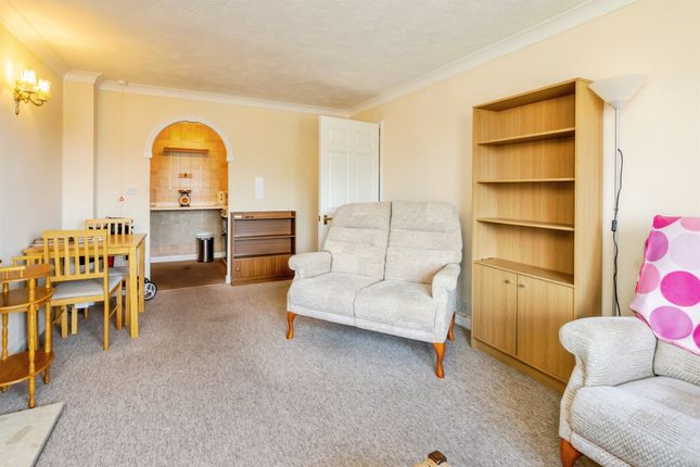 Flat 38, Claremont Court, Campbell Road, Bognor Regis photo 4