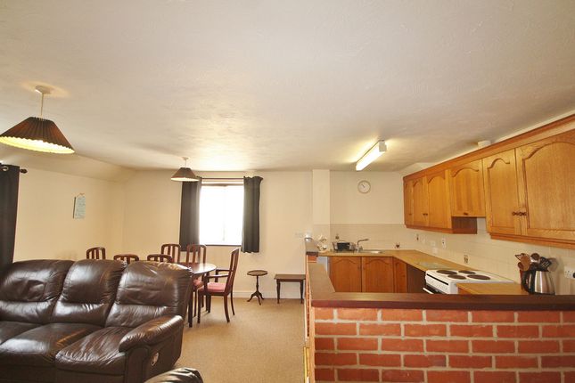 35c, Burford Road, Carterton photo 2