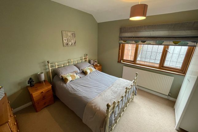 19, Sutton Lane, Leicester photo 4