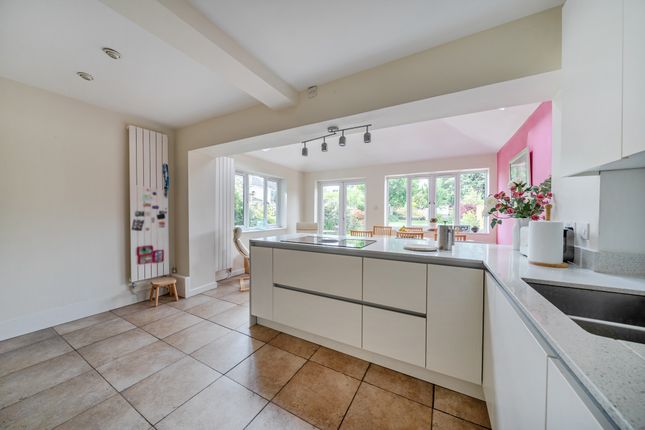 36, Corby Avenue, Swindon photo 4