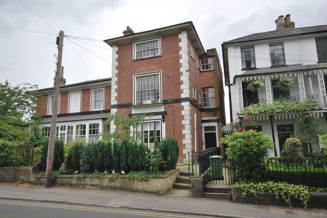 2 Bed Unfurnished Flat