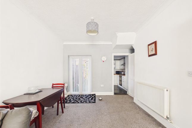 20, Florence Avenue, Hessle photo 3