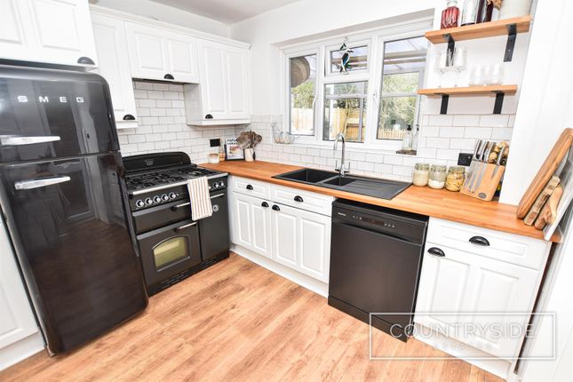 31, Boyce View Drive, Benfleet photo 4