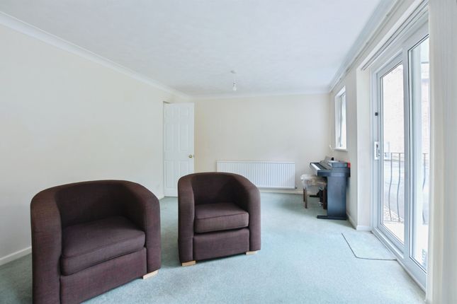 Flat 5, Lynitta Court, 1, Church Road, Ferndown photo 4