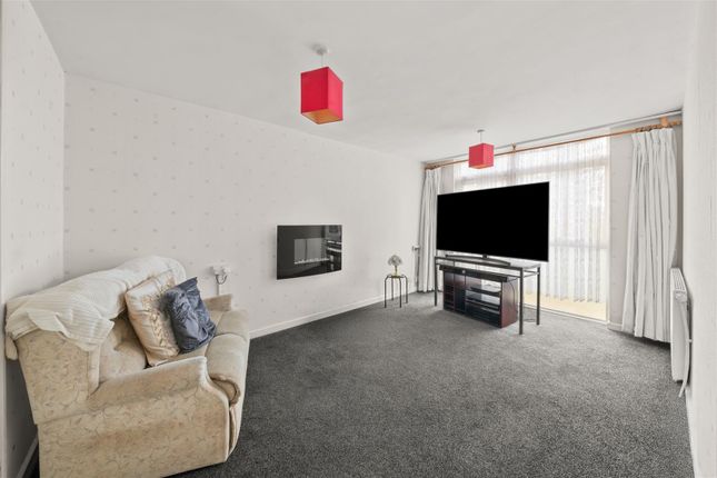 2, Rosslyn Close, Hayes photo 2