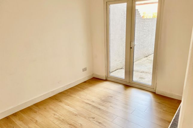 49, West Road, Westcliff-on-Sea photo 4