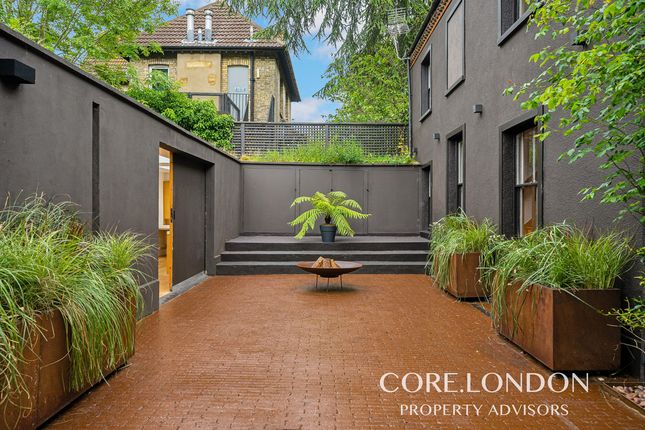 12a, Castlebar Hill, London photo 2