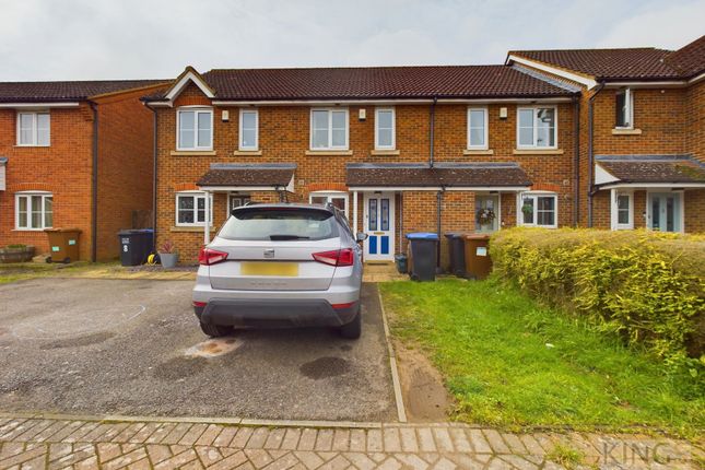 Thumbnail Terraced house to rent in Buttercup Close, Hatfield