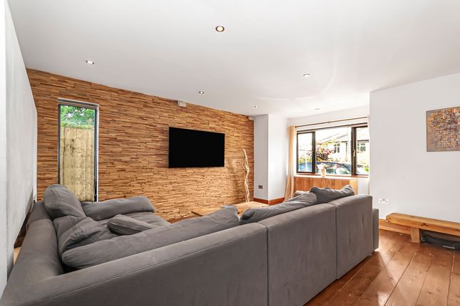 478 Bolton Road West, Bury photo 4