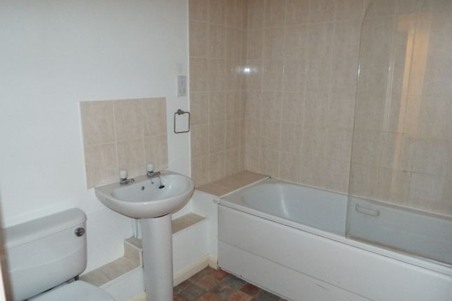 14, Southampton photo 3