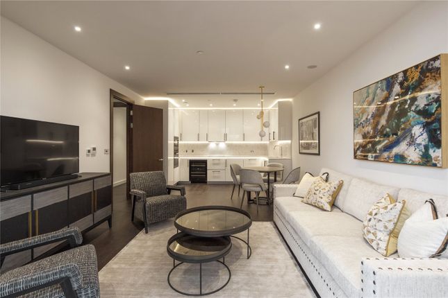 Flat to rent in Charles Clowes Walk, London, UK SW11