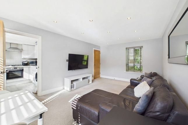 Flat 1 Ashley Houses Rushburn, High Wycombe photo 4