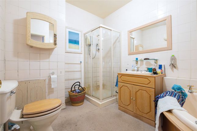 31, Grange Cottages, Huddersfield photo 4