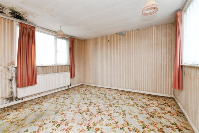 51, Helena Road, Rayleigh photo 4