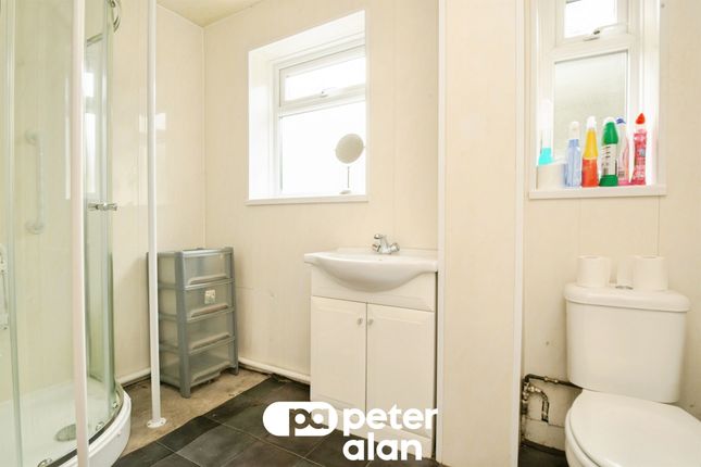 103, Gelligaer Road, Hengoed photo 4