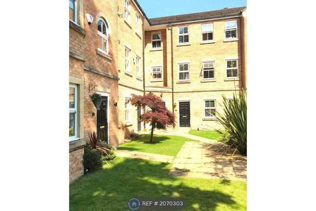 Thumbnail Flat to rent in Sandlewood Court, Leeds