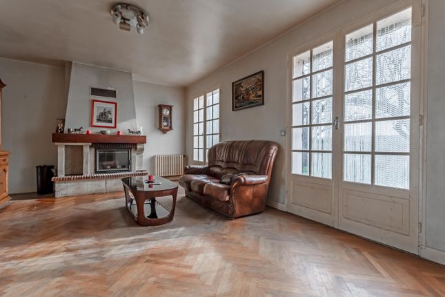 Property for sale in La Croix Blanche, Aquitaine, 47340, France