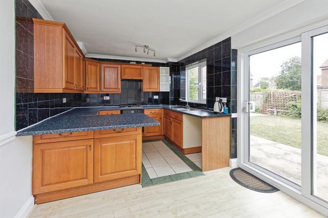 17, Derwent Way, Canterbury photo 3