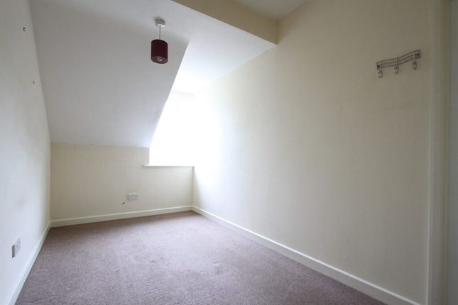 Flat to rent in James Court, High Street, Middleton Cheney, Oxon