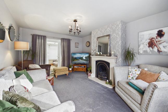 Apple Tree Road, Pontefract photo 2
