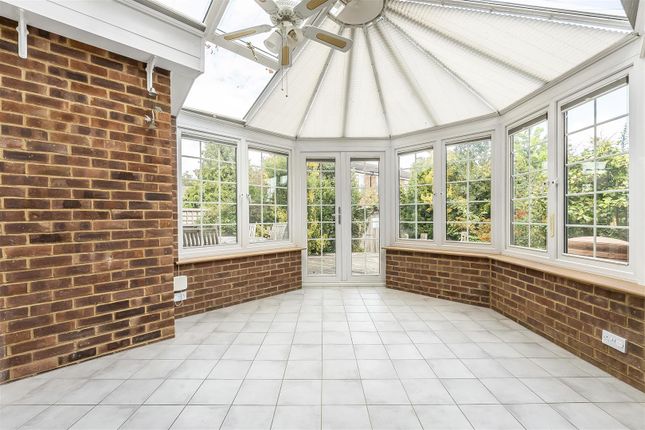 21, Overton Road, South Sutton photo 4