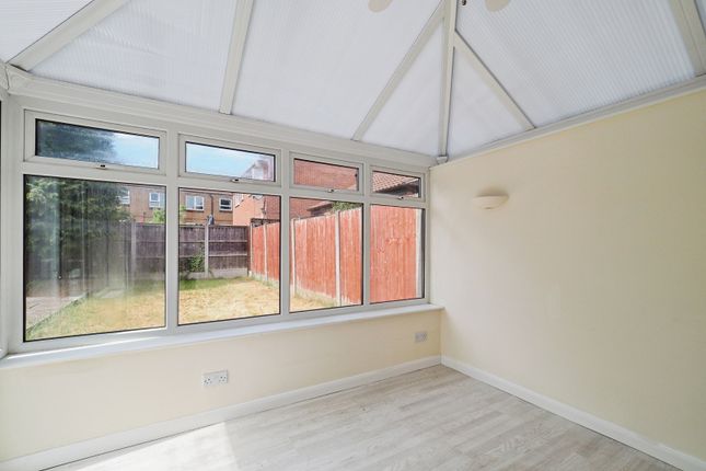21, Camdale Close, Nottingham photo 4