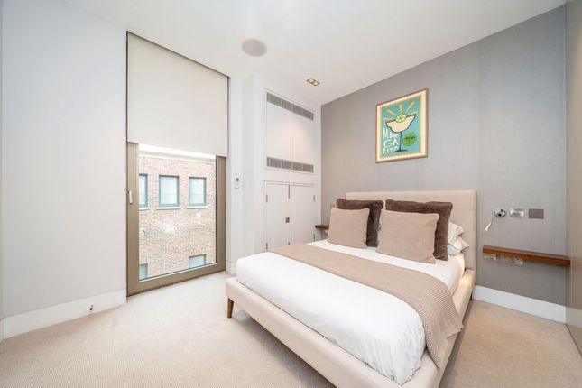 Flat 4, 8, Warwick Court, London photo 4