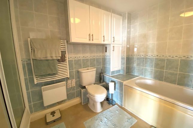 Flat for sale in Whitecross, Buxton Road, Weymouth