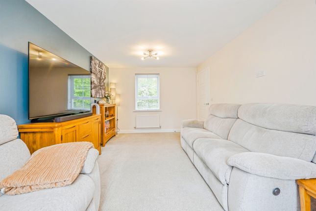 38, Trem Y Rhyd, Cardiff photo 4