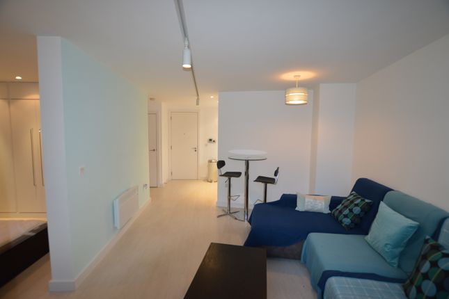 Apt 104, Leeds photo 3