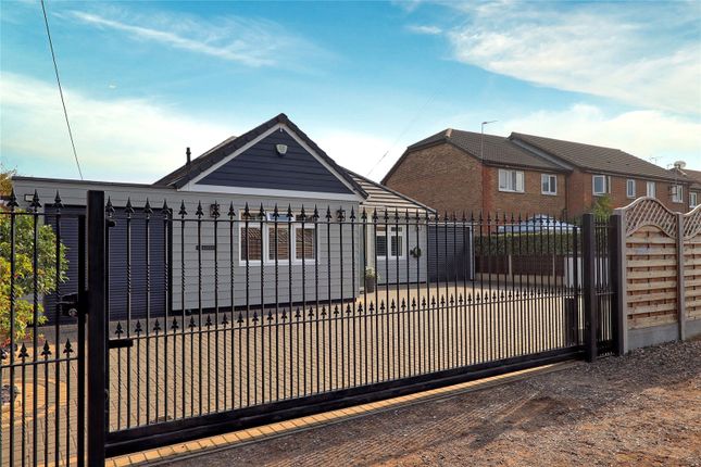 2-bed bungalow on Elmsfield,, Great Berry Farm Chase, Basildon, £575,000