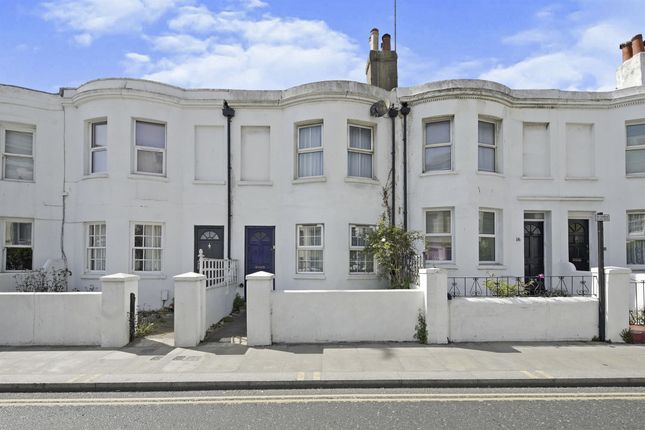 2 bed flat for sale in Surrey Street, Brighton BN1